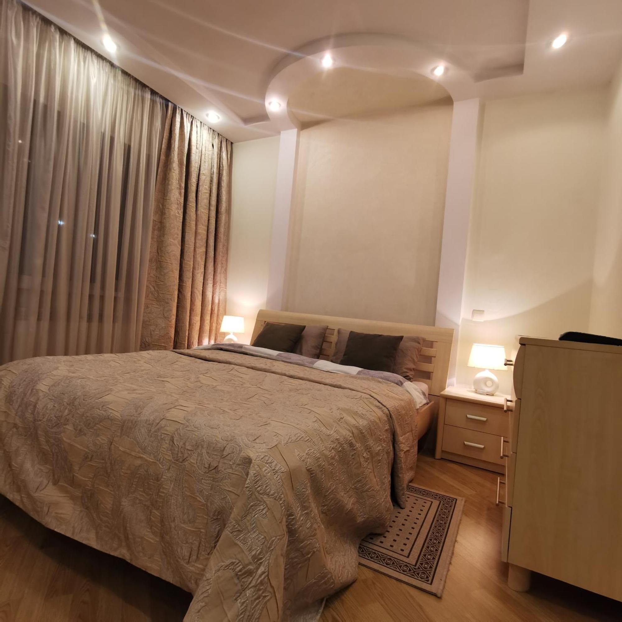 Big Apartment In Rivne Center المظهر الخارجي الصورة