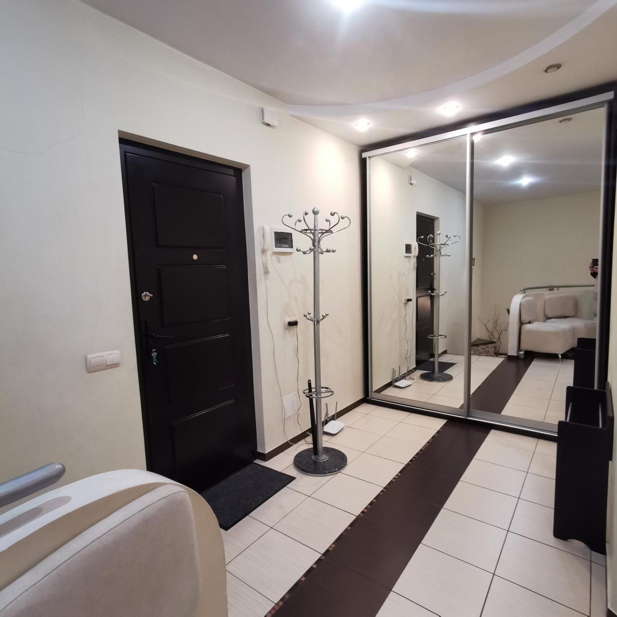 Big Apartment In Rivne Center المظهر الخارجي الصورة