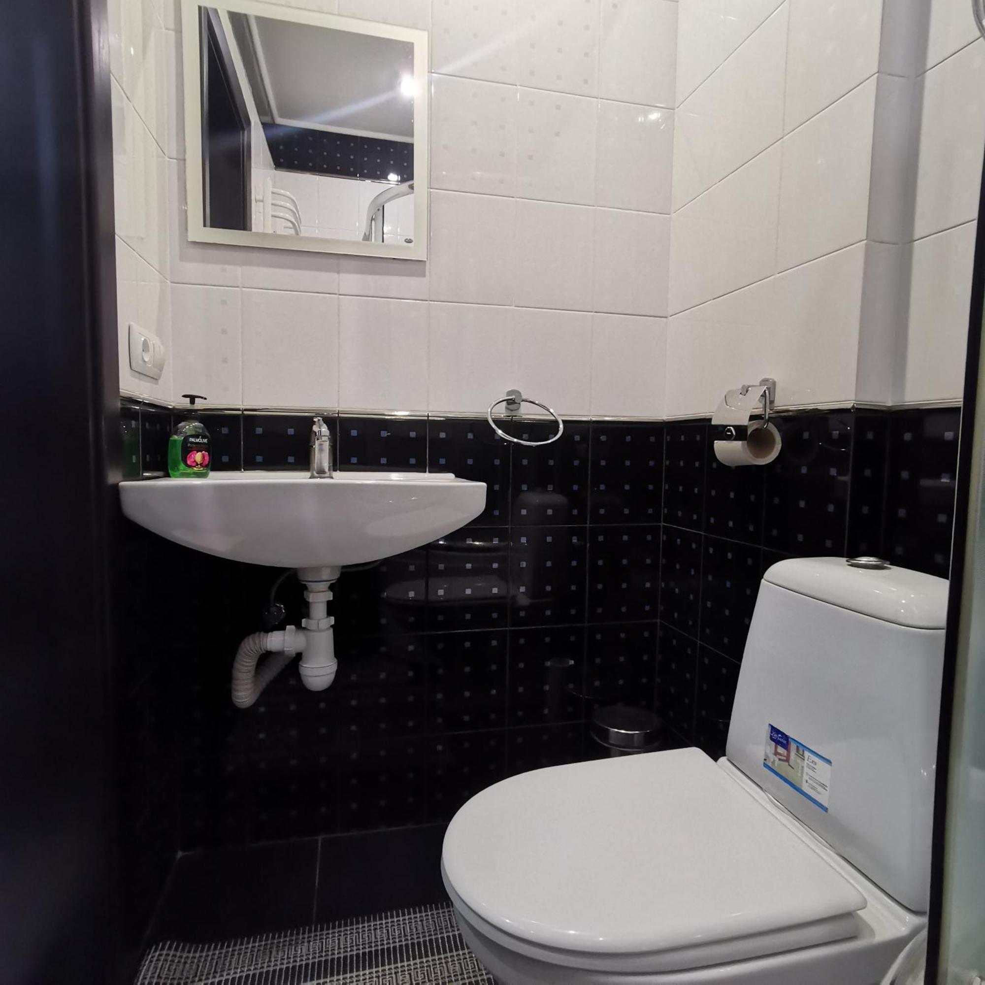 Big Apartment In Rivne Center المظهر الخارجي الصورة