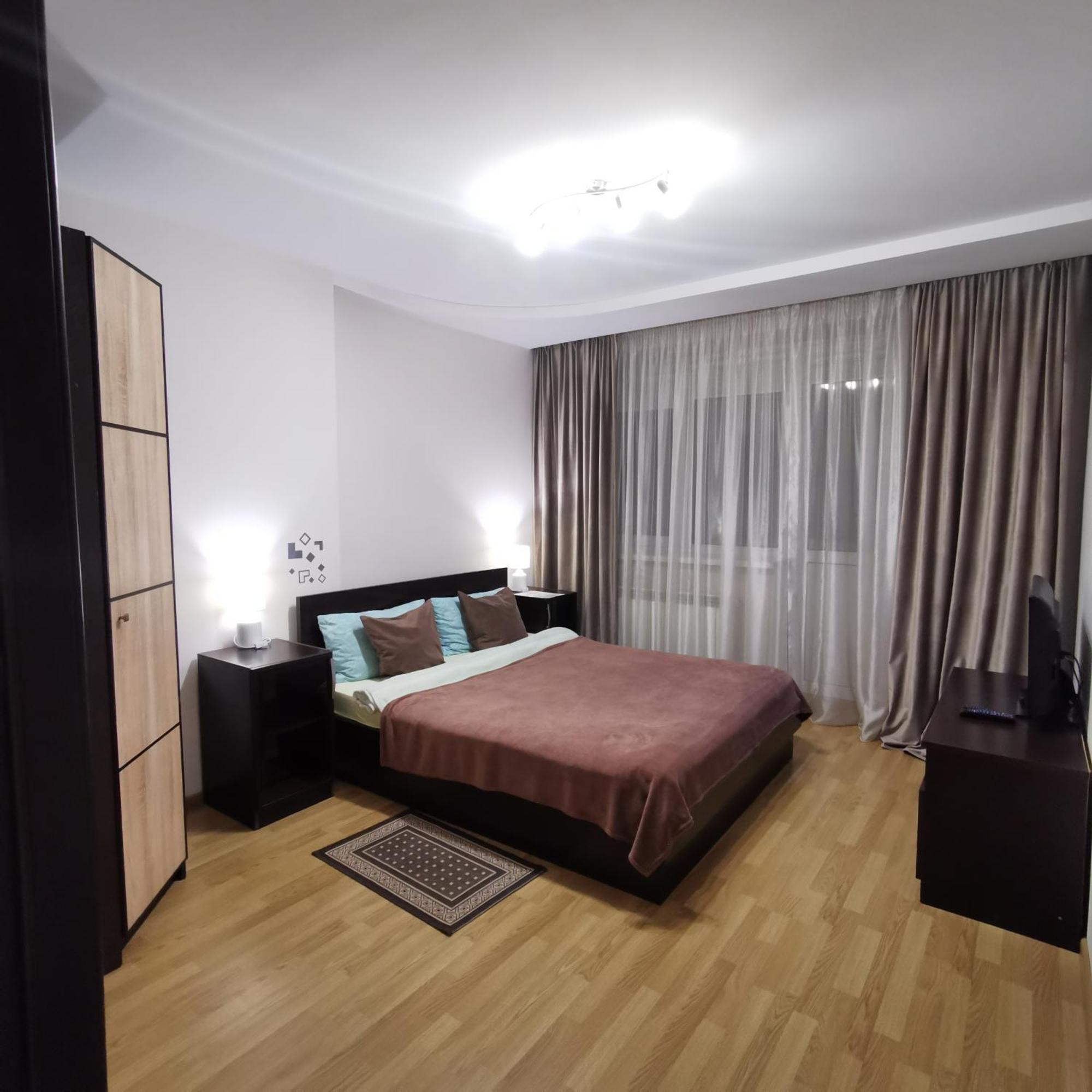 Big Apartment In Rivne Center المظهر الخارجي الصورة